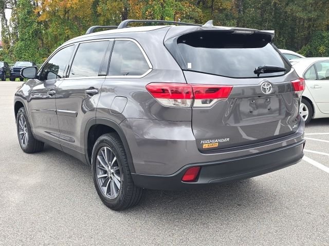 2019 Toyota Highlander XLE photo 2