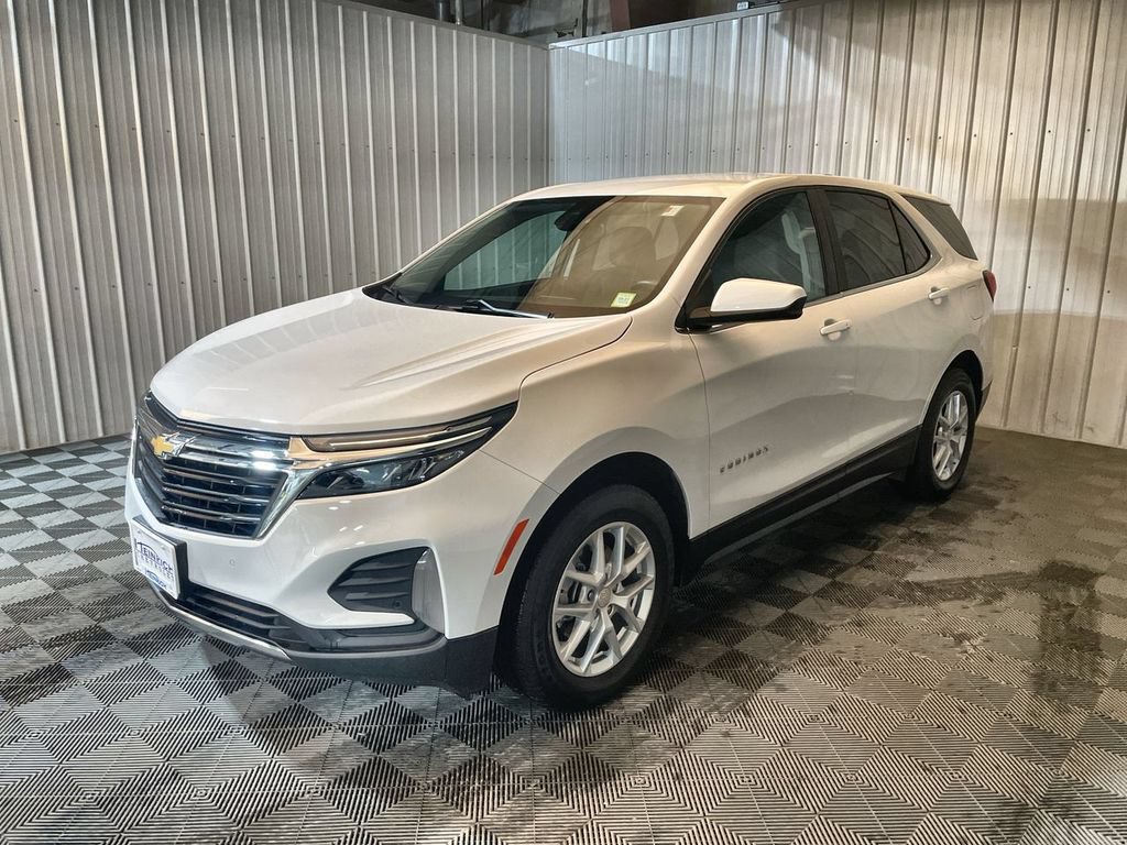 Used 2023 Summit White Chevrolet LT image 4