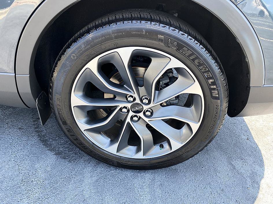 Used 2022 Blue Metallic Lincoln Reserve image 27