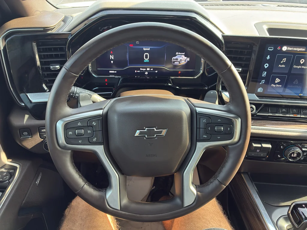 Used 2025 Summit White Chevrolet LT Trail Boss image 24