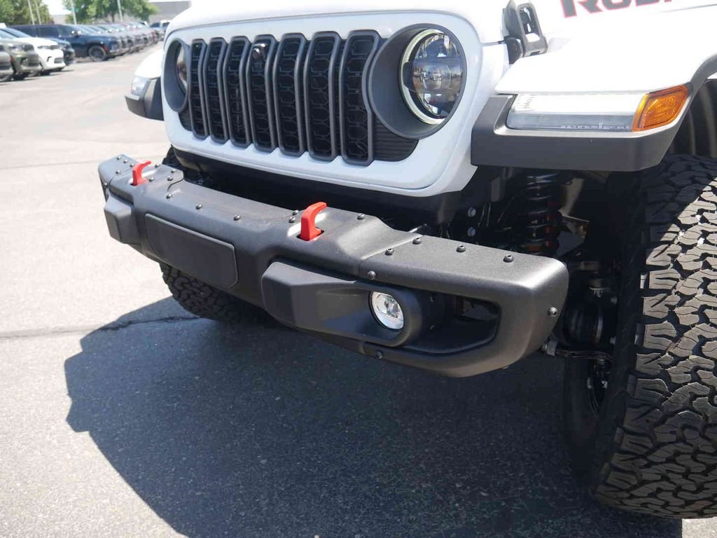 New 2026 Bright White Clear-Coat Exterior Paint Jeep  image 14