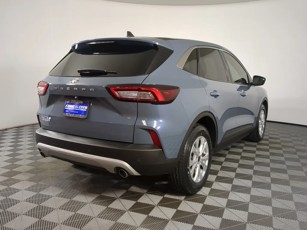 Used 2023 Blue Ford Active image 9