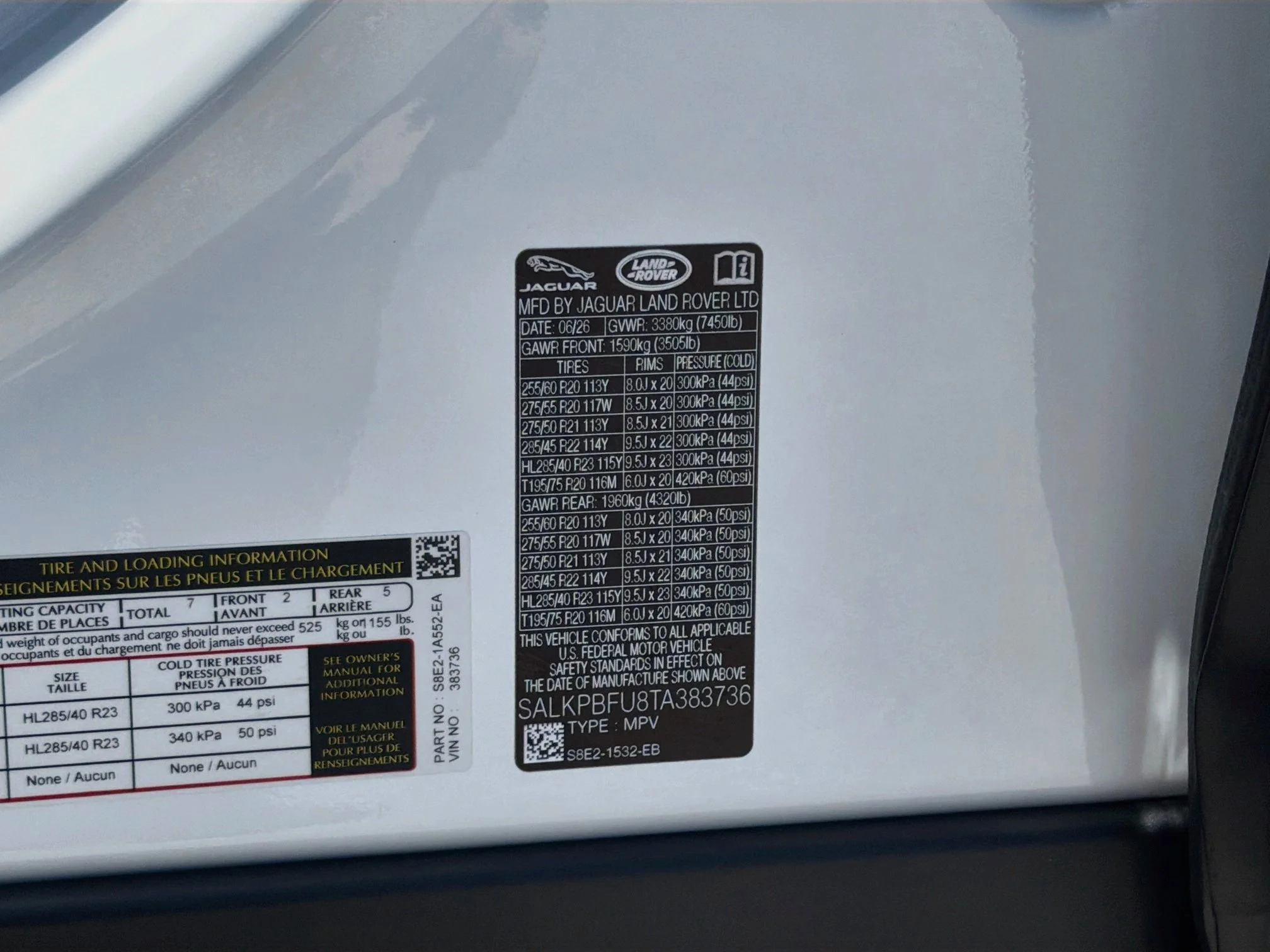 New 2026 Fuji White Land Rover SE image 44
