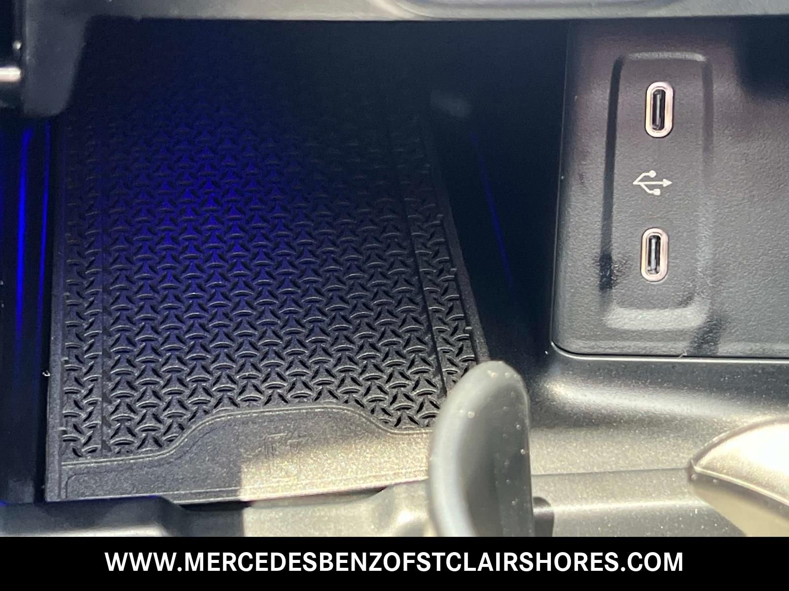 New 2026 Graphite Grey Metallic Mercedes-Benz GLC 300 image 27