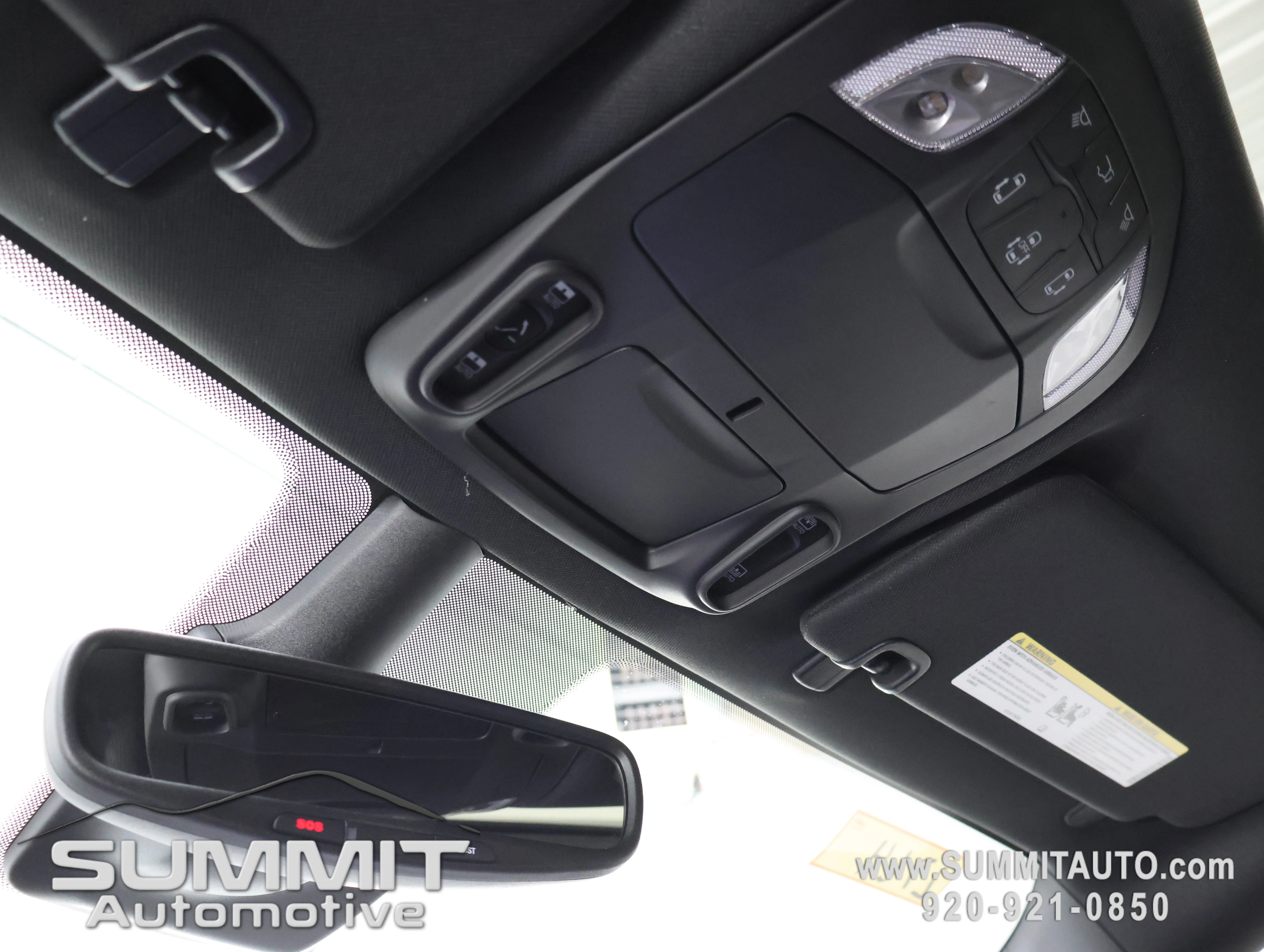 New 2027 Diamond Black Crystal Pearl-Coat Exterior Paint Chrysler Limited image 13