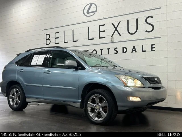 Used 2005 Blue Lexus 330 image 2