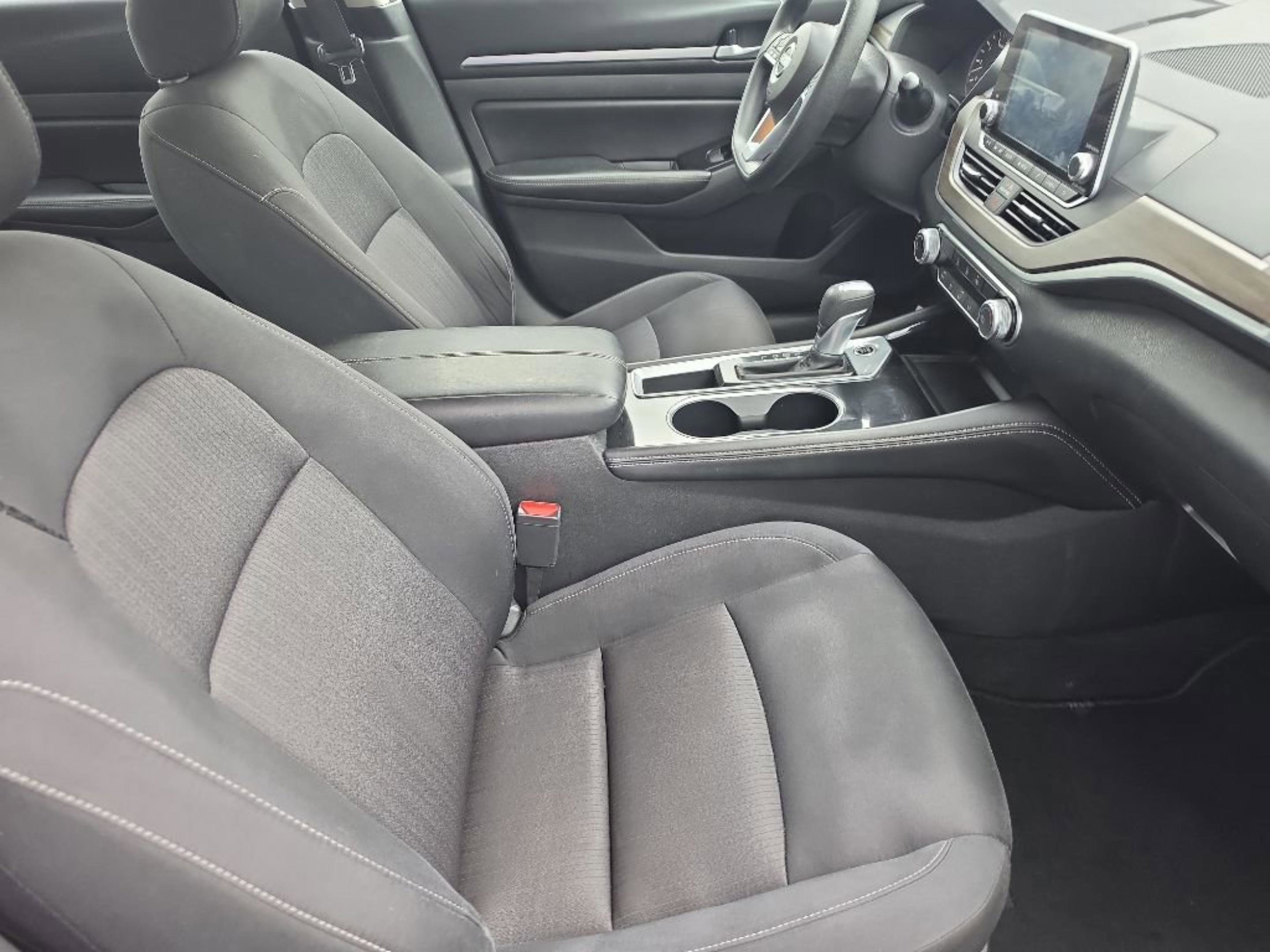 Used 2023 Red/red Nissan 2.5 SV image 27