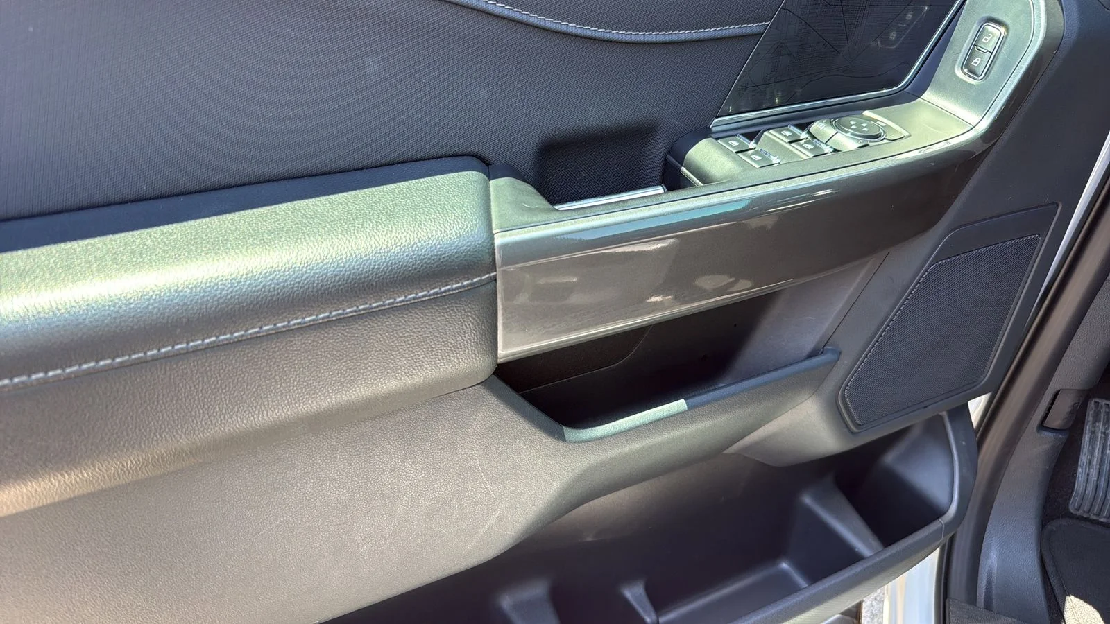 Used 2023 White Ford XLT image 8