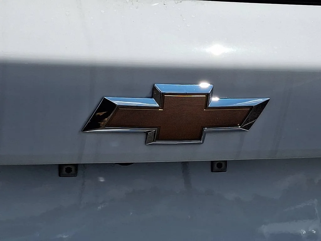 New 2026 Summit White Chevrolet LT image 22