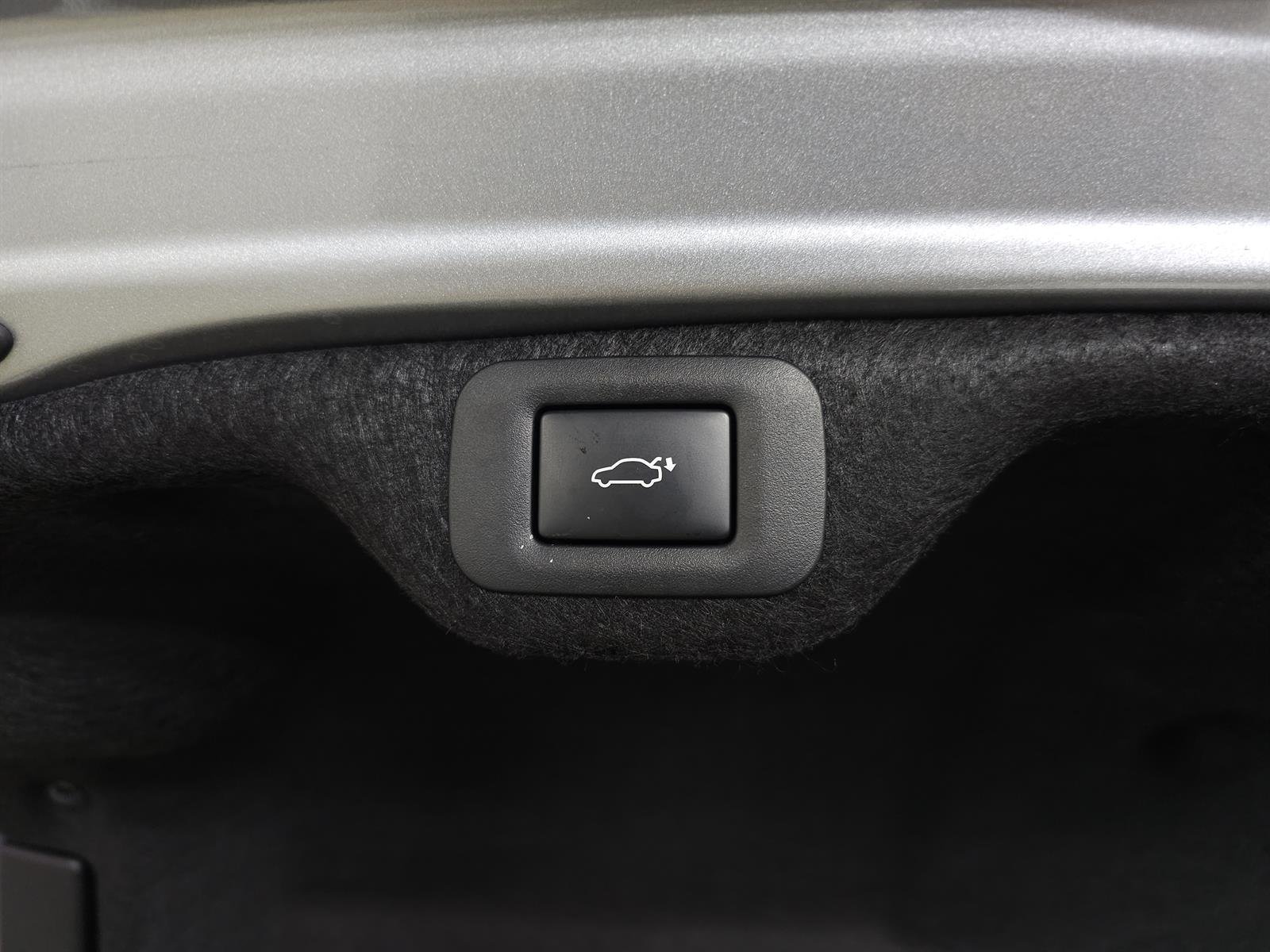 Certified Used 2023 Iridium 1l2 Lexus Luxury image 8