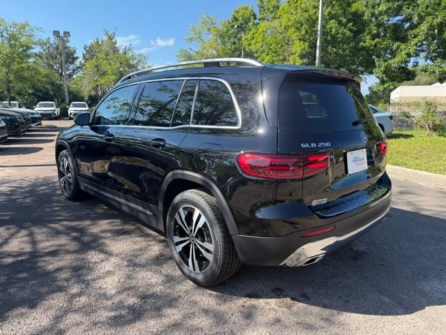 Used 2025  Mercedes-Benz GLB 250 image 4