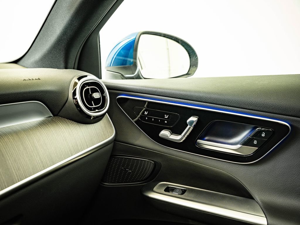 New 2026 Starling Blue Metallic Mercedes-Benz GLC 300 image 37