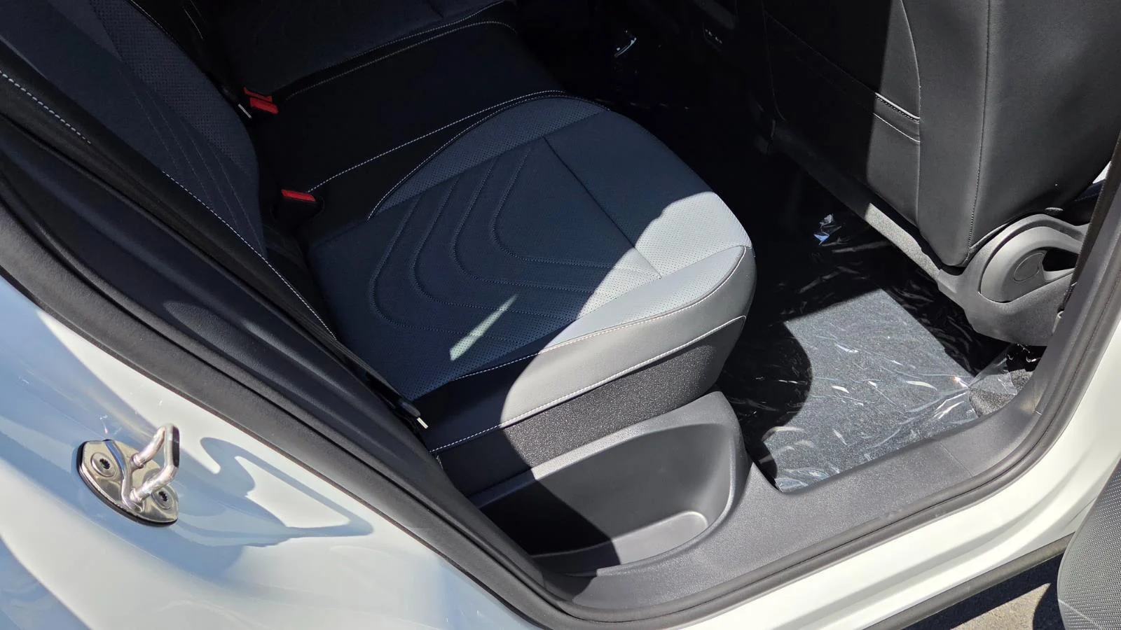 New 2026 Pure White Volkswagen SE image 52