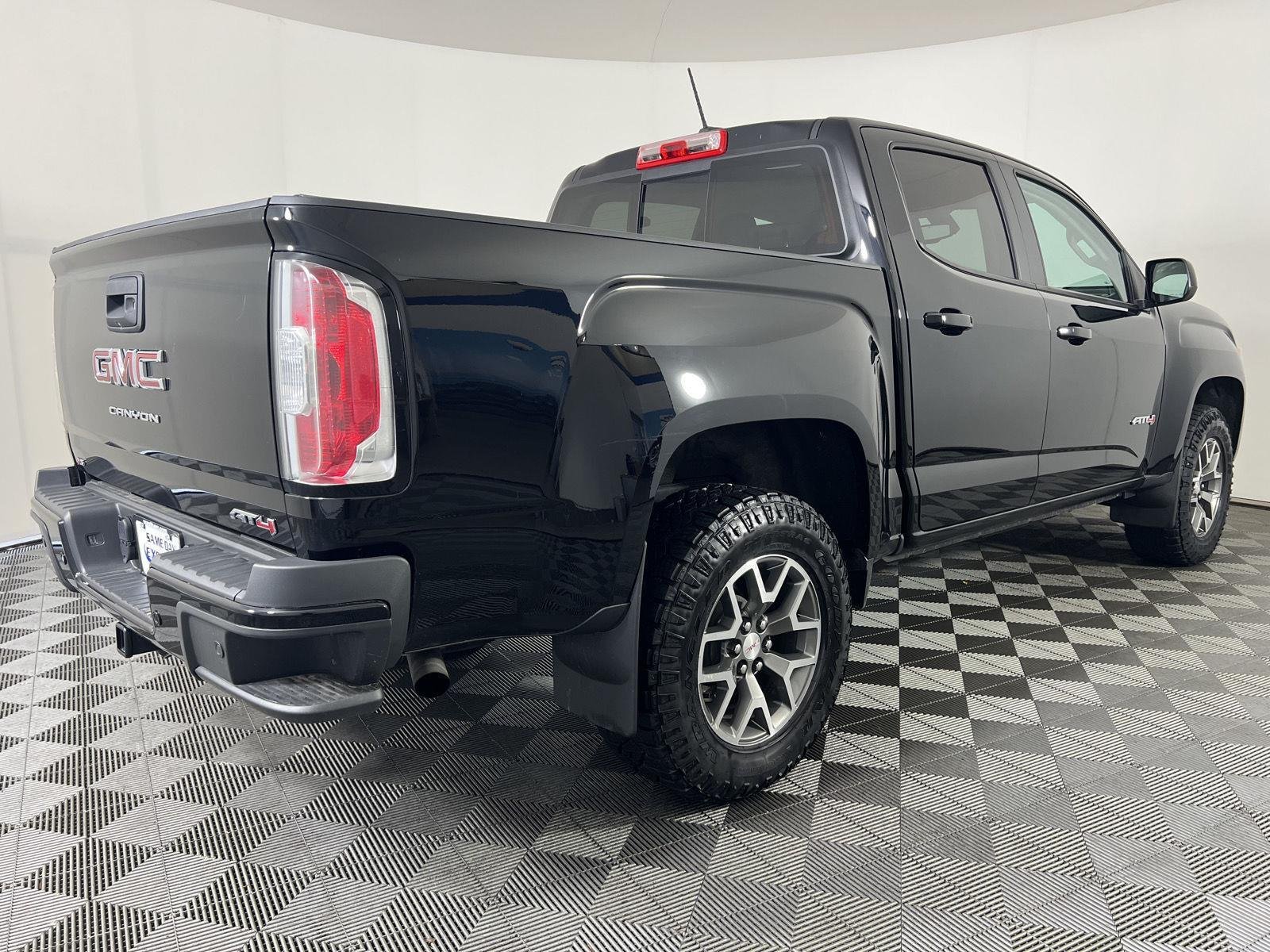Used 2022 Onyx Black GMC 4WD AT4 w/Leather image 23