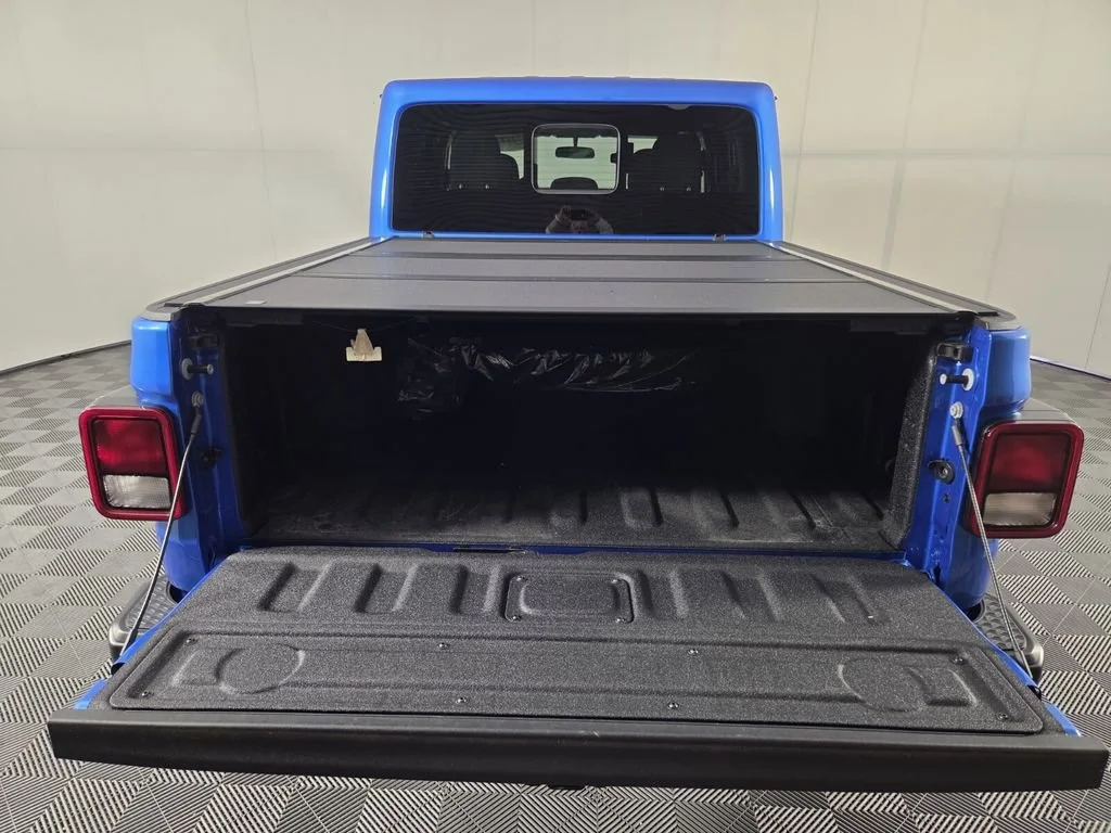 Used 2025 Hydro Blue Pearlcoat Jeep Nighthawk image 27