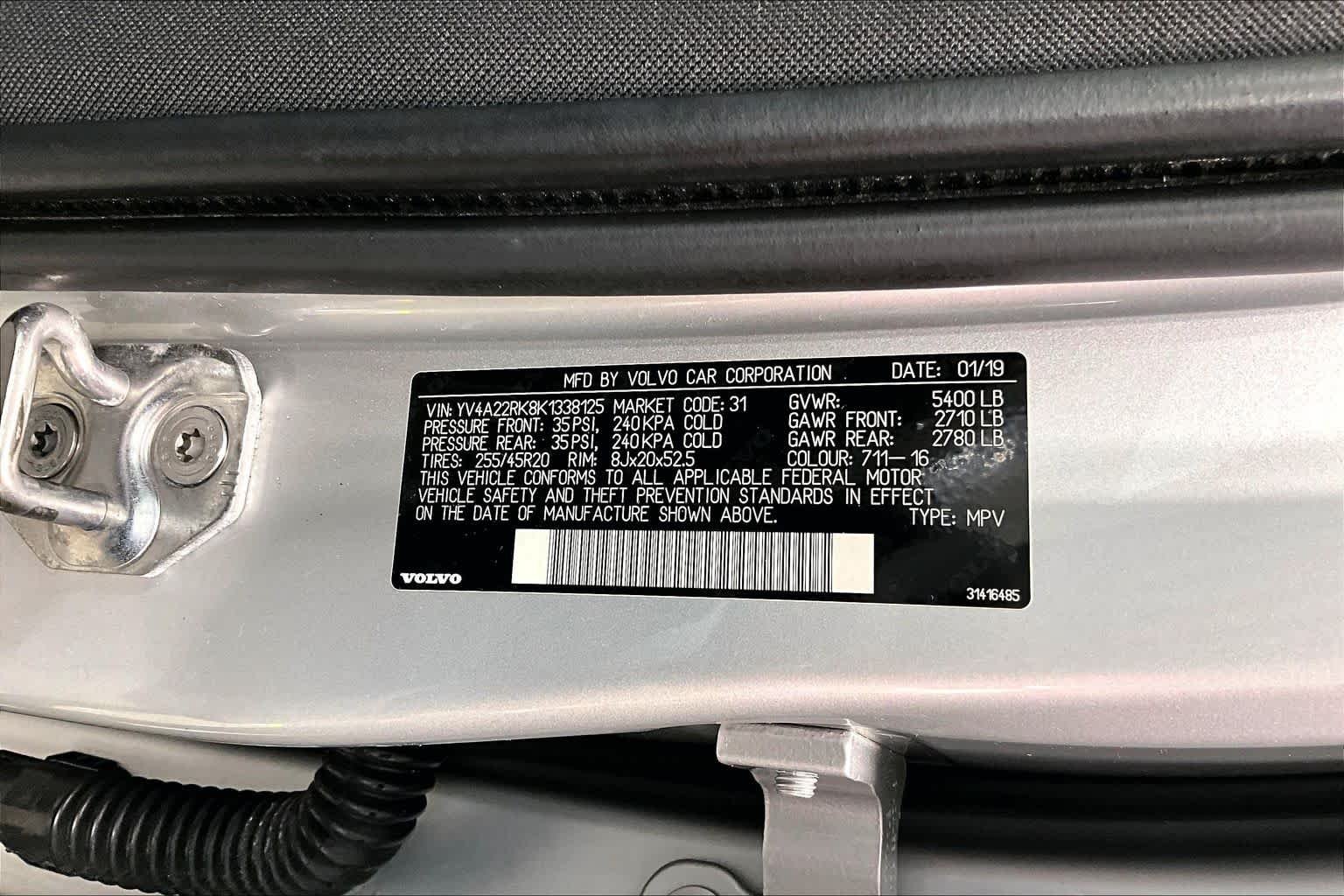 Used 2019 Bright Silver Metallic Volvo Momentum image 32