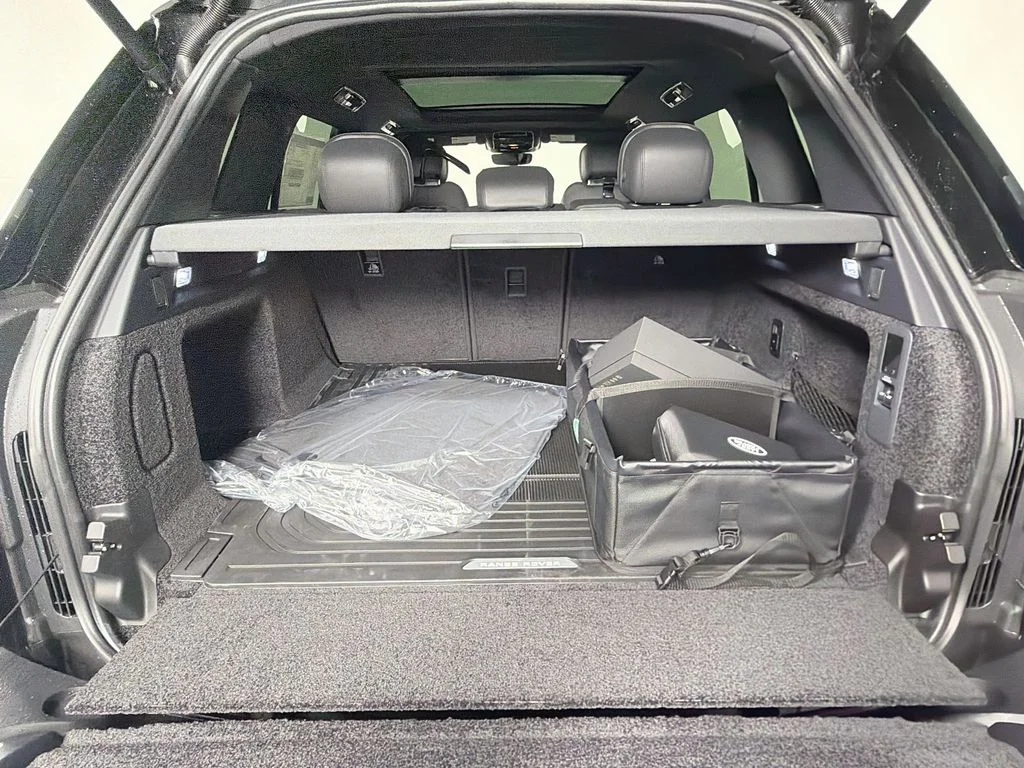 New 2026 Santorini Black Land Rover SE image 28