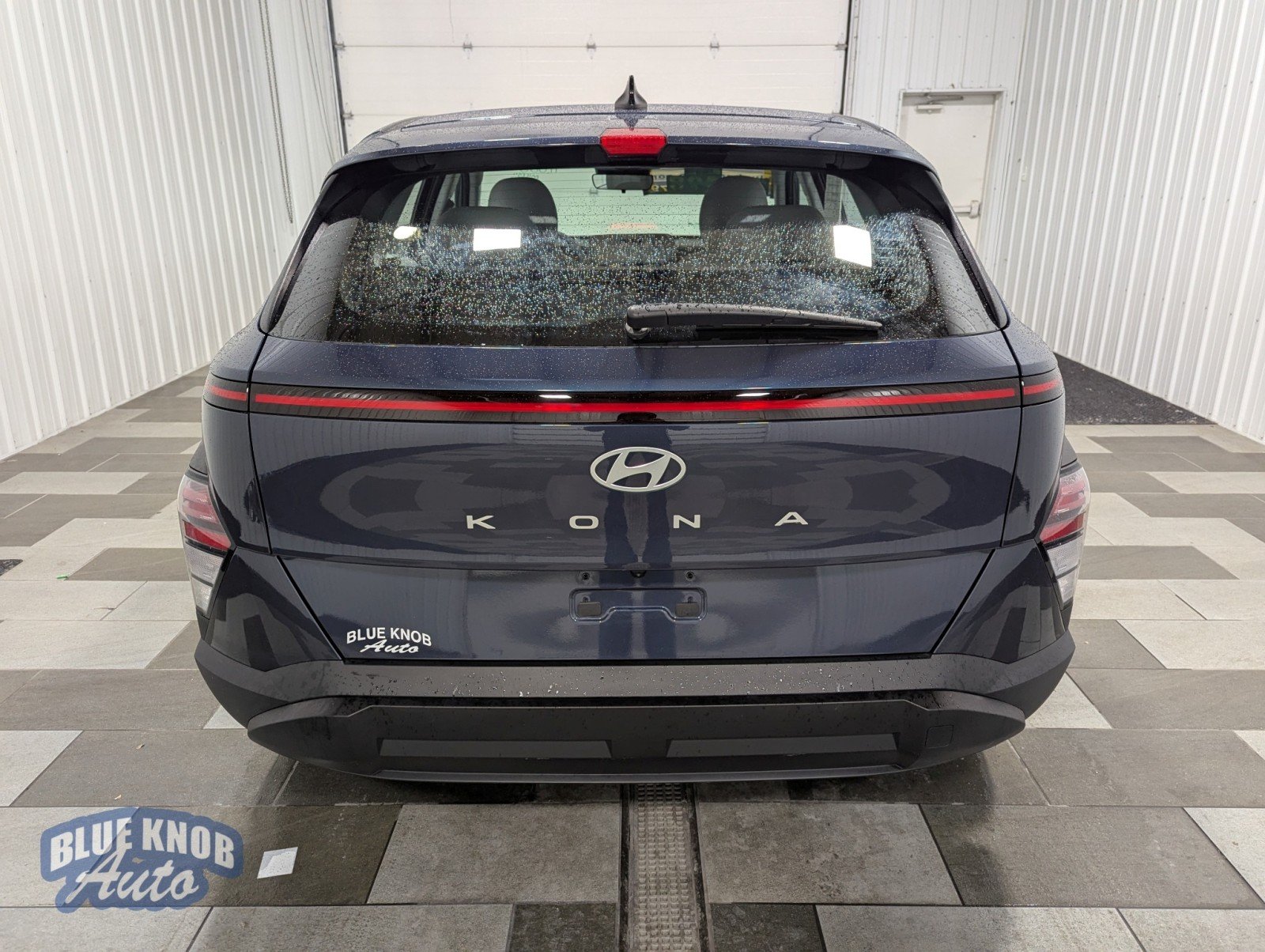 2024 Hyundai Kona SE photo 2