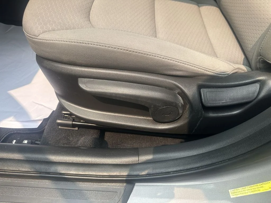 Used 2020 Silver Hyundai SEL image 18