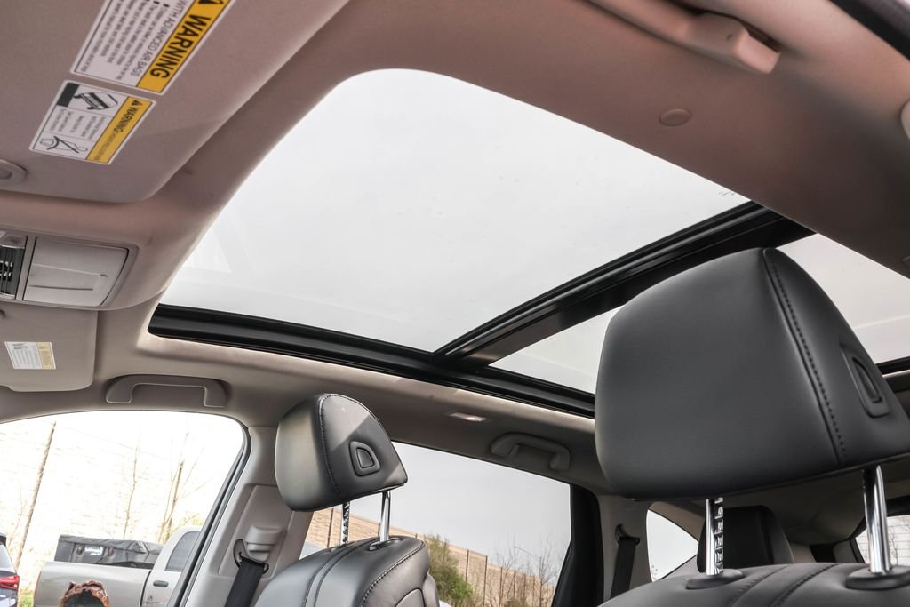 Used 2019  Acura Base image 7
