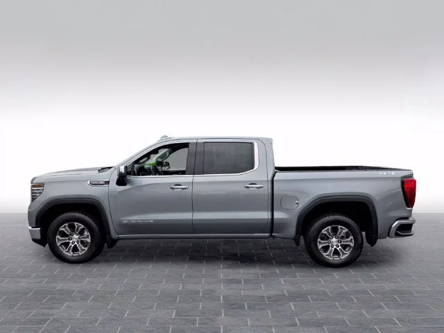 Used 2025 Sterling Metallic GMC SLT image 4