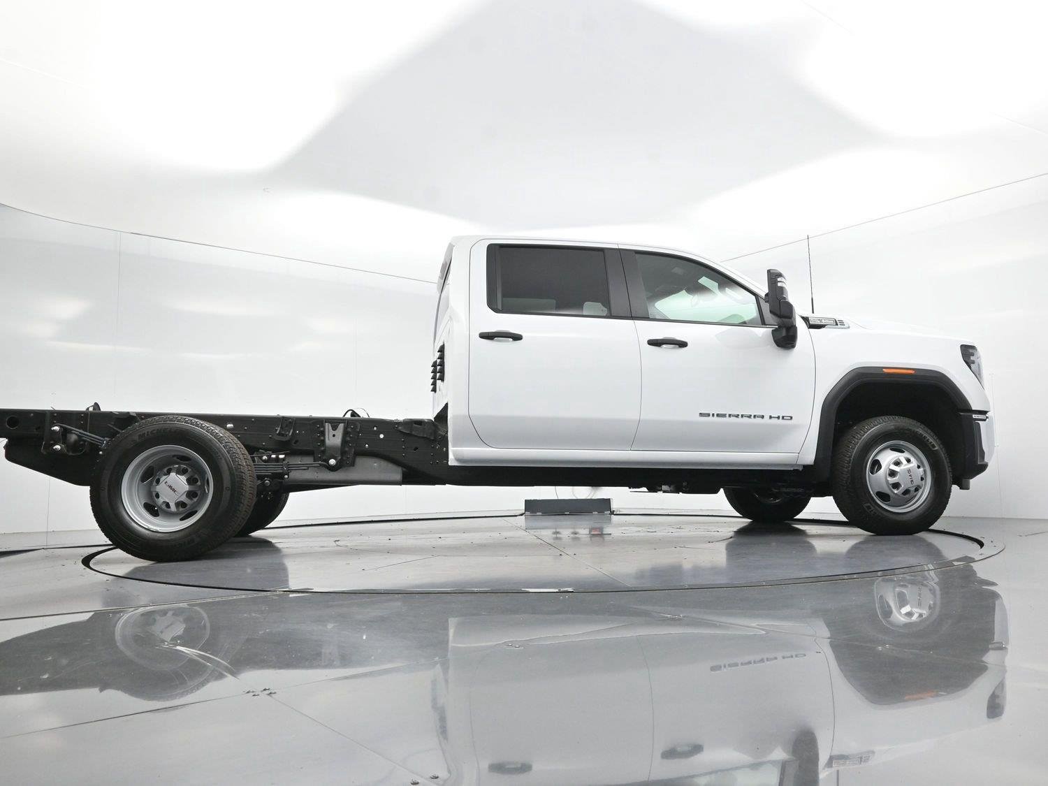 Used 2026 Summit White GMC Pro image 48