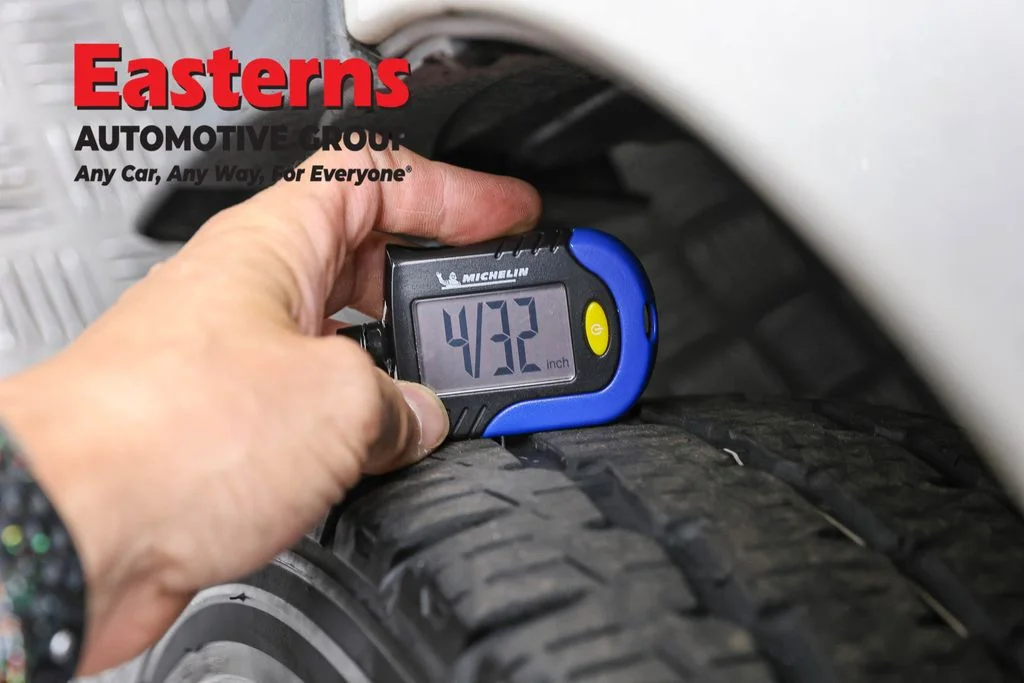 Used 2020 White Nissan SV image 29