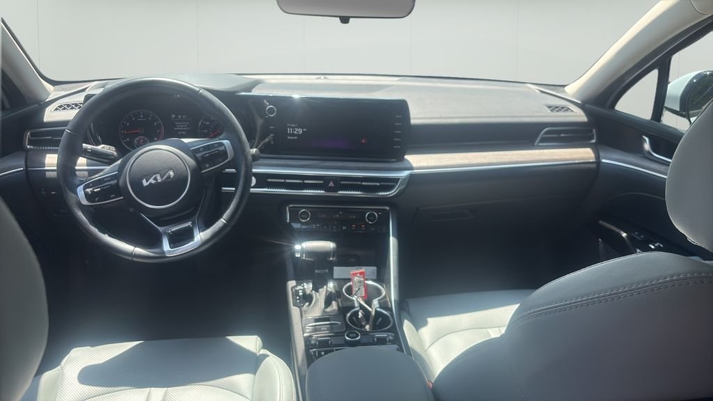 Used 2024 White Kia EX image 12