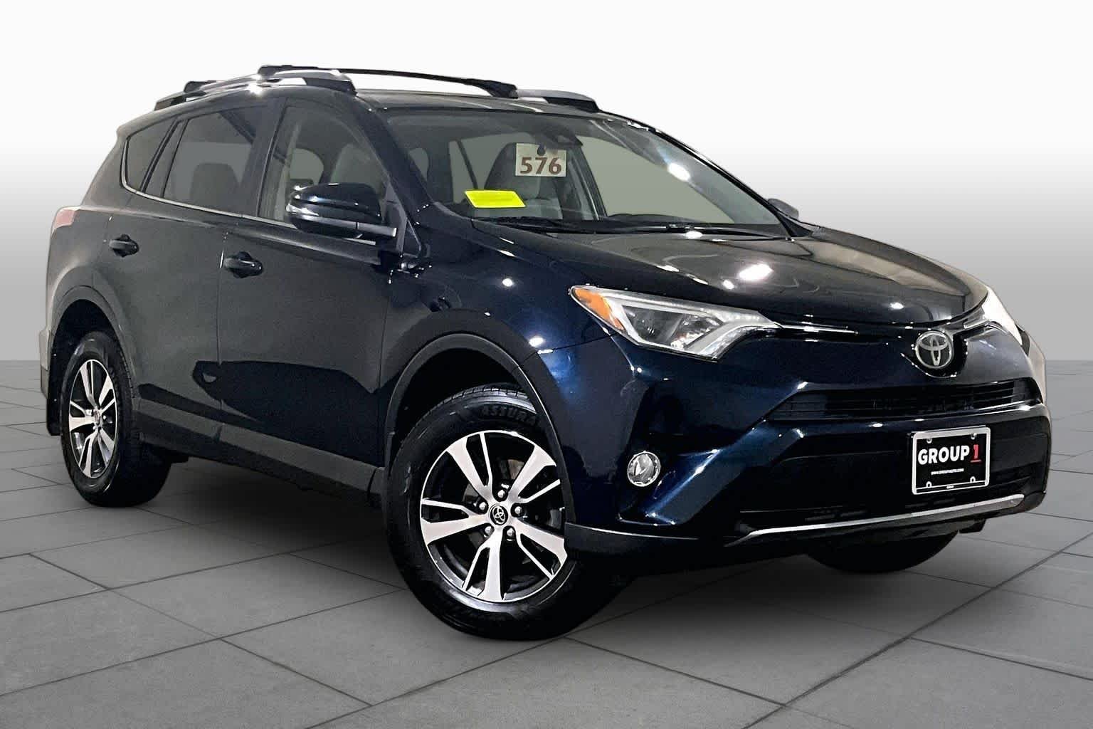 Used 2017 Galactic Aqua Mica Toyota XLE image 2