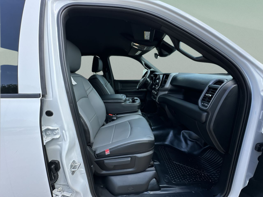 New 2026 Bright White Clearcoat RAM Tradesman image 36
