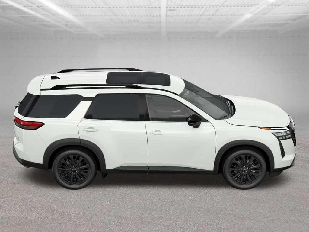 New 2026 White Nissan SL image 4