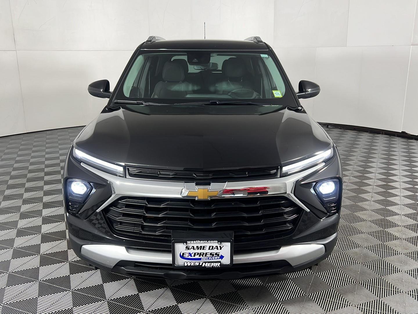 Used 2025 Mosaic Black Metallic Chevrolet LT image 20