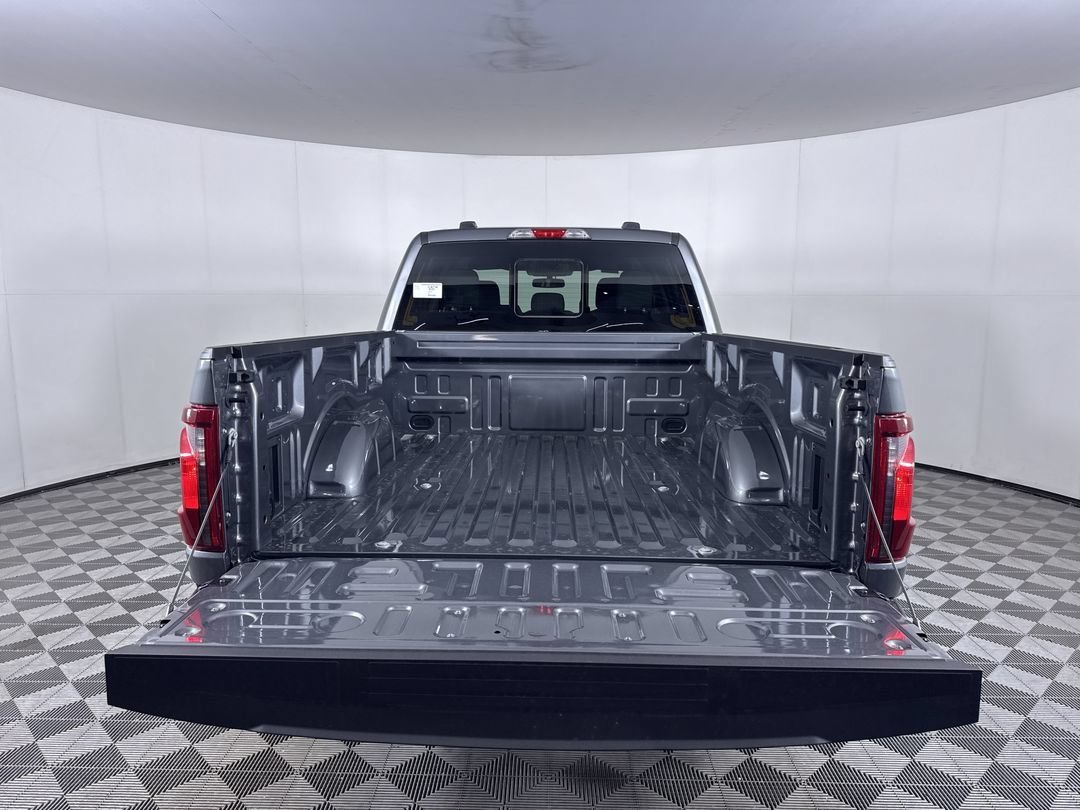 New 2026 Carbonized Gray Metallic Ford XLT image 26