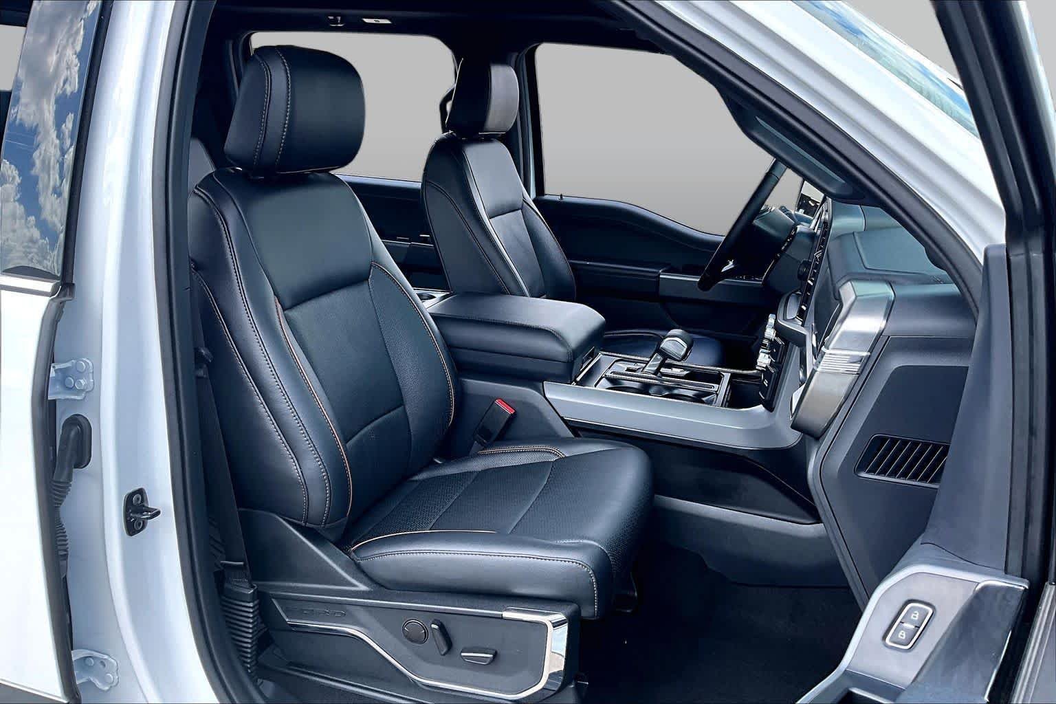Used 2024 Oxford White Ford LARIAT image 9