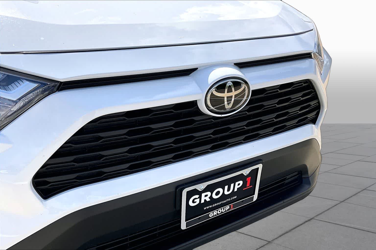 Used 2025 Ice Cap Toyota XLE image 29
