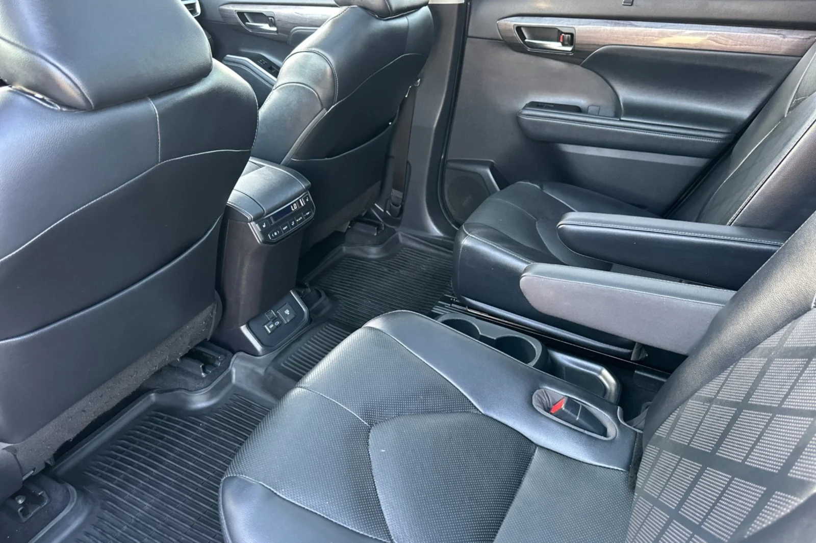 Certified Used 2022 Moon Dust Toyota Platinum image 11