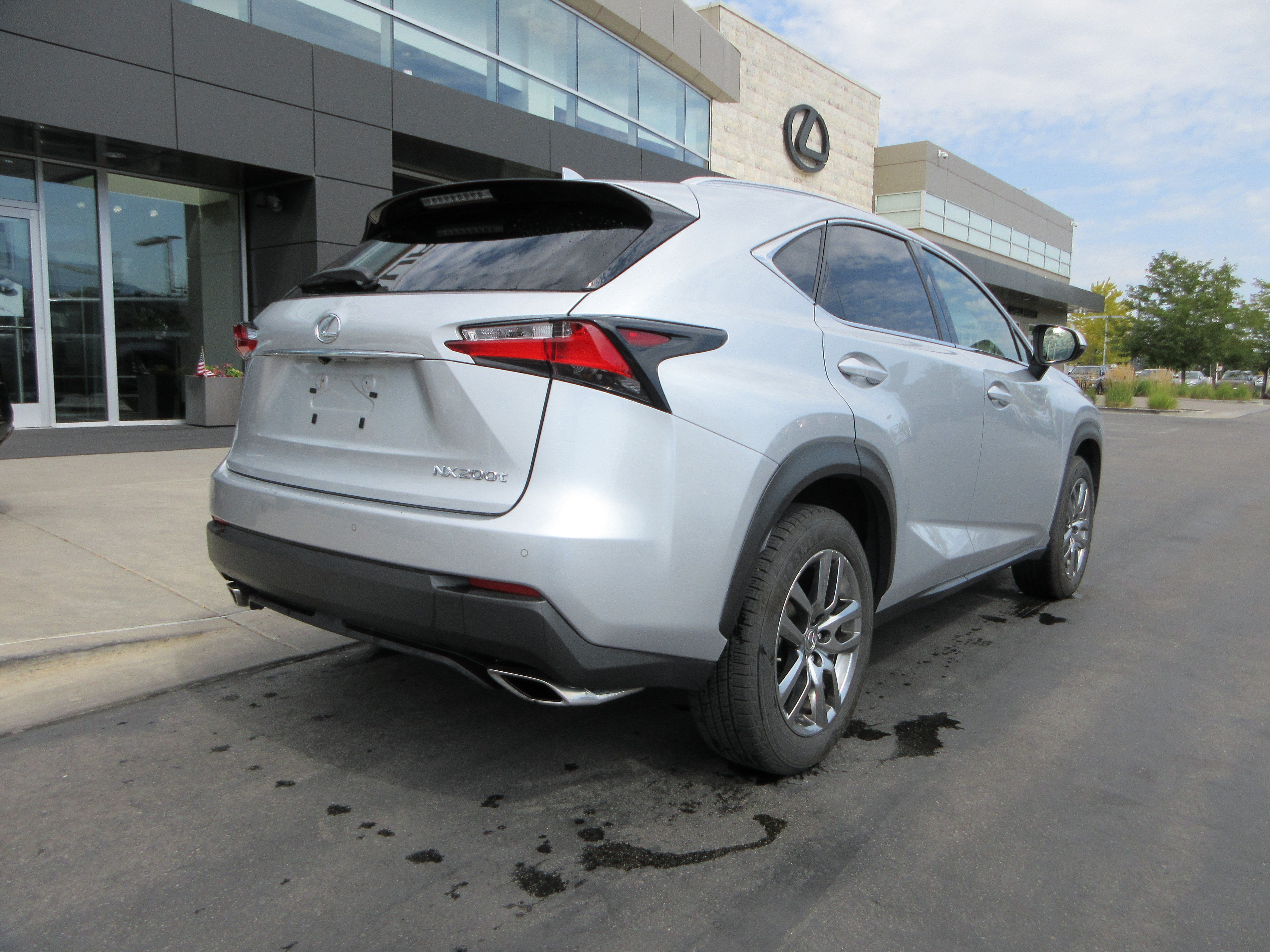 Used 2016 Silver Lining Metallic Lexus 200t image 9
