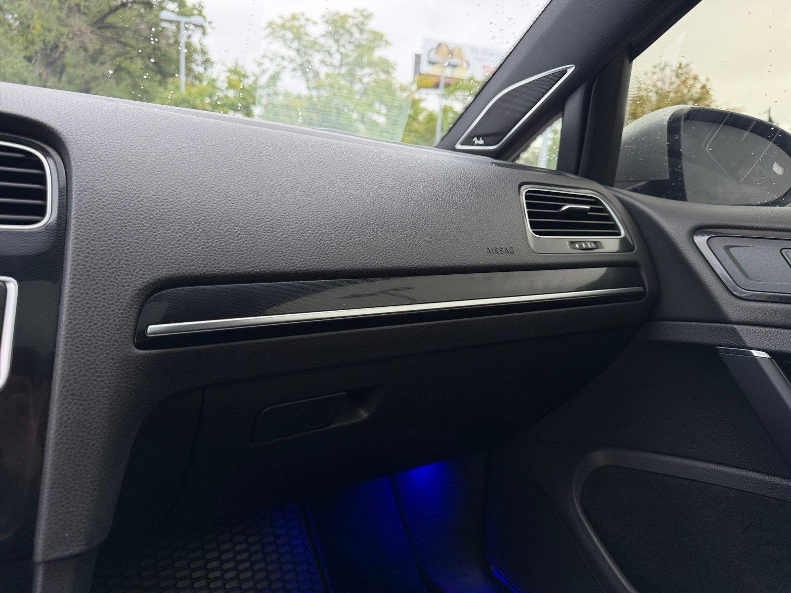 Used 2017 Reflex Silver Metallic Volkswagen Autobahn image 24