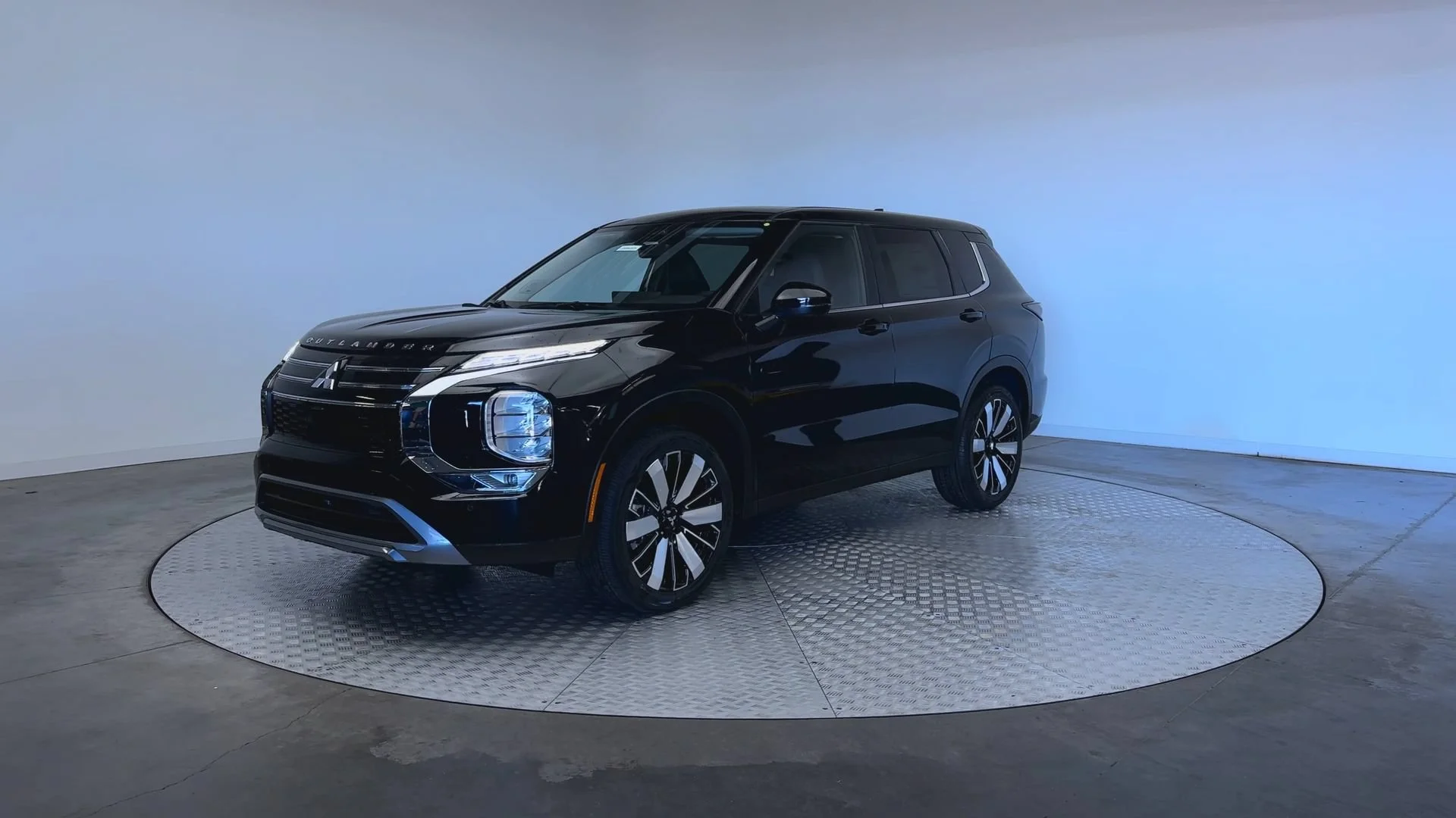 New 2026 Labrador Black Pearl Mitsubishi SE image 4