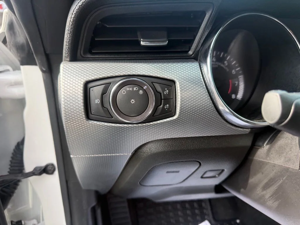Used 2017 White Ford GT Premium image 18