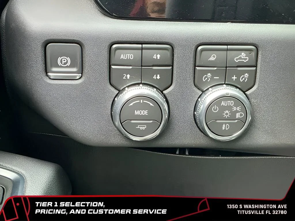 New 2026 Sterling Metallic GMC Elevation image 29