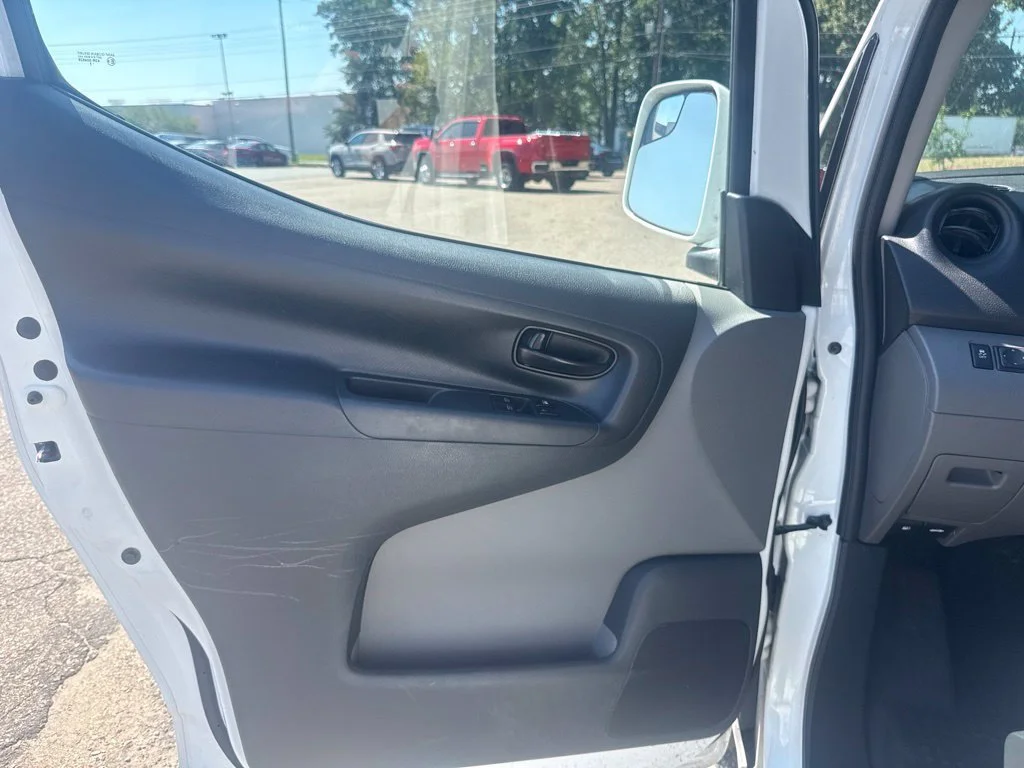 Used 2015 DESIGNER WHITE Chevrolet LT image 21