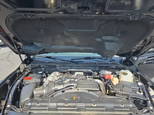 Used 2025 Black GMC AT4 image 32