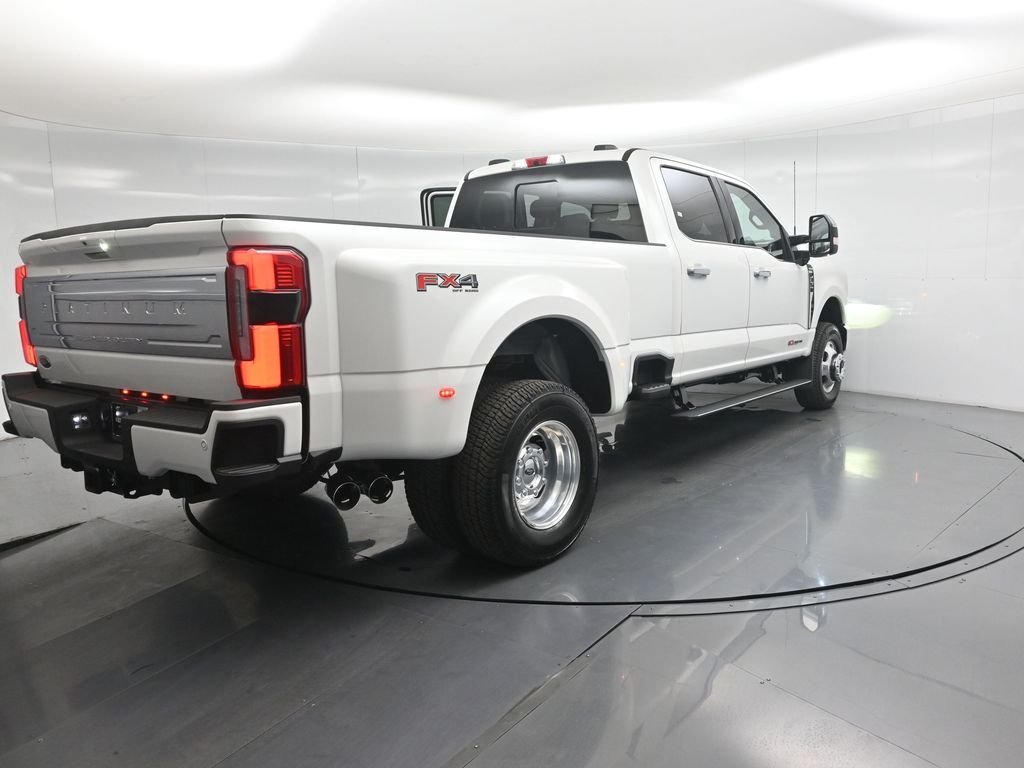 New 2026 Star White Metallic Tri-Coat Ford Platinum image 4