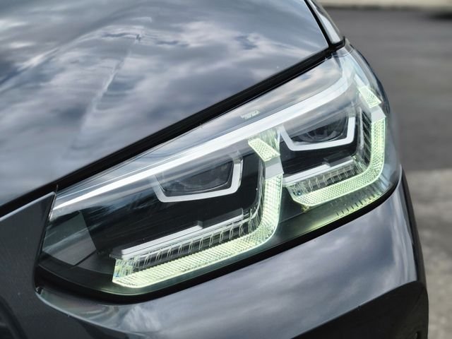 Used 2024 Gray BMW xDrive30i image 10
