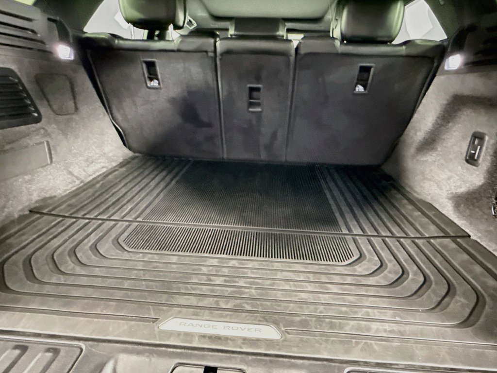 Used 2024 Black Land Rover SE image 28
