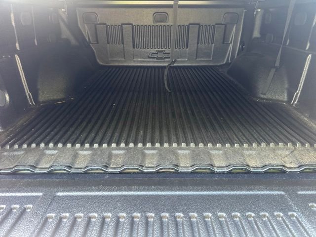 Used 2019 Gray Chevrolet Z71 image 7