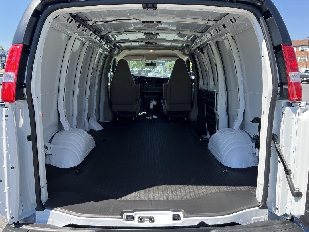 2026 Chevrolet Express Cargo Work Van - Photo 22