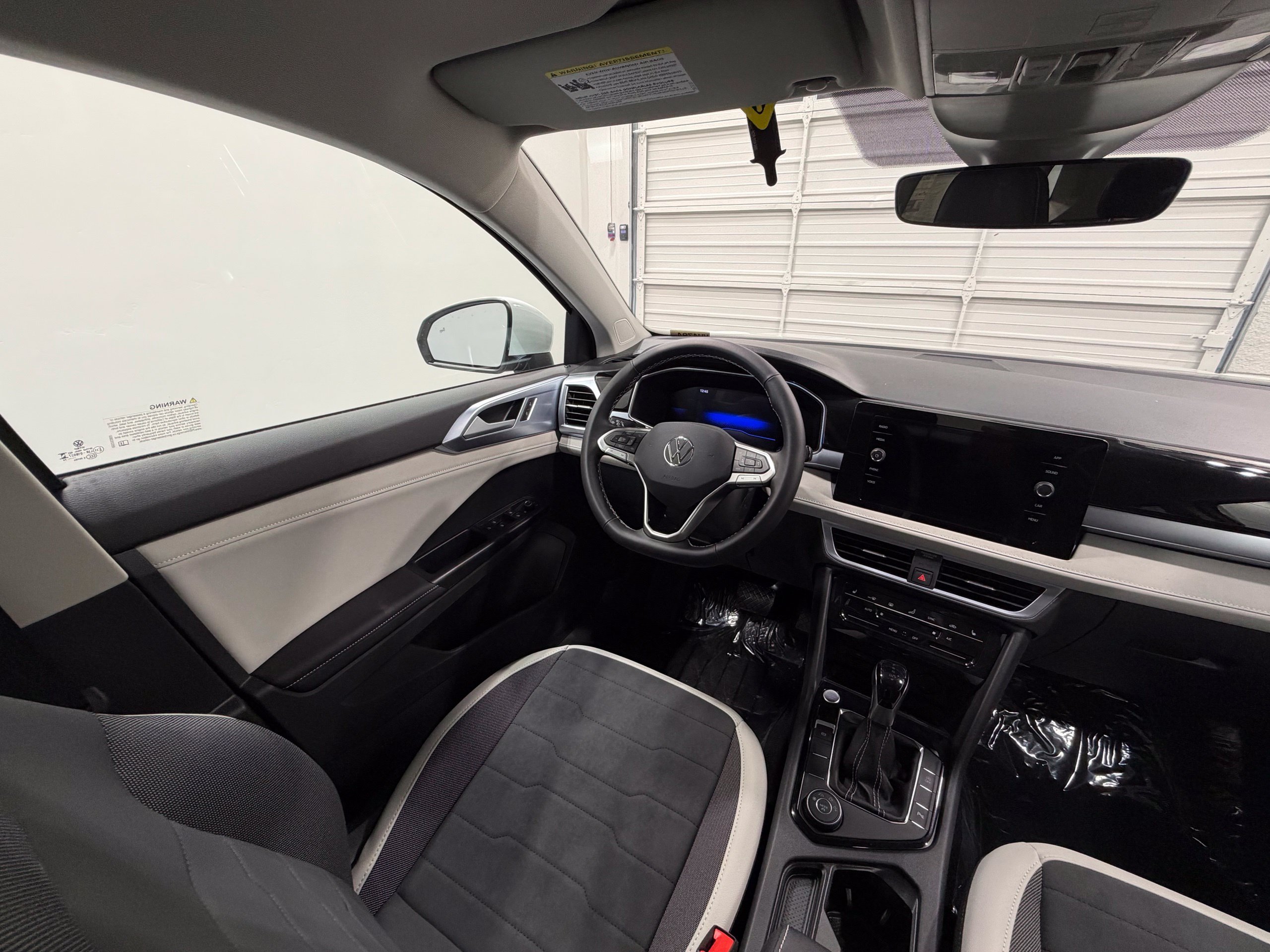 New 2026 White Volkswagen 1.5T SE image 29