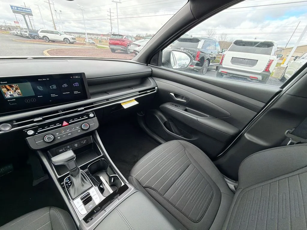 New 2026 White Hyundai SE image 11